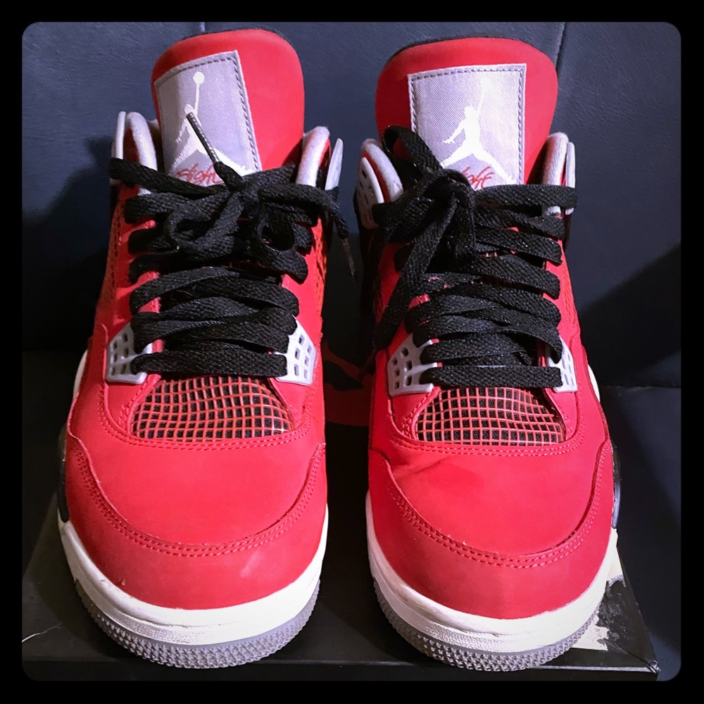Air Jordan Retro 4 Toro Bravo
